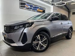 Grå Begagnad 2022 Peugeot 3008 Allure SUV | 249 900 kr (Marknadspris)