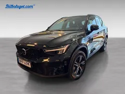 Svart Begagnad 2024 Volvo XC40 Plus SUV | 399 000 kr