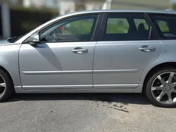Grå Begagnad 2009 Volvo V50 Momentum Kombi | 26 500 kr (Dyr)