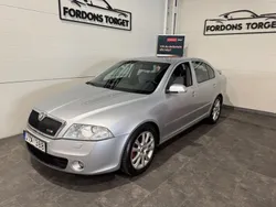 Ljusgrå (grå) Begagnad 2008 Skoda Octavia Halvkombi | 39 900 kr (Marknadspris)