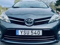 Grå Begagnad 2017 Toyota Verso Multidrive S Minibuss | 182 000 kr (Marknadspris)