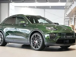 Mörkgrön (grön) Ny 2025 Porsche Macan SUV | 1 198 800 kr (Superpris)