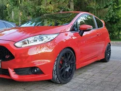 Orange Begagnad 2015 Ford Fiesta ST Halvkombi | 153 500 kr (Lite dyr)