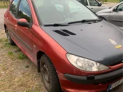 Röd Begagnad 2004 Peugeot 206 Halvkombi | 5 500 kr (Superpris)