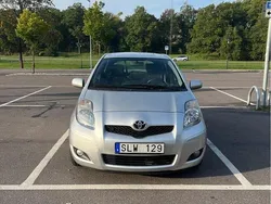 Silver Begagnad 2010 Toyota Yaris Halvkombi | 42 000 kr (Marknadspris)