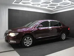 Mörkröd (röd) Begagnad 2011 Skoda Superb Ambition Halvkombi | 74 000 kr (Bra pris)