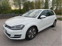 Vit Begagnad 2013 VW Golf VII Halvkombi | 78 000 kr (Marknadspris)