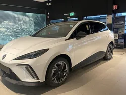 Vit Begagnad 2023 MG MG4 EV Luxury Halvkombi | 329 900 kr