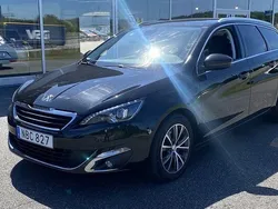 Svart (svart metalliclack) Begagnad 2016 Peugeot 308 Allure Kombi | 117 500 kr (Bra pris)
