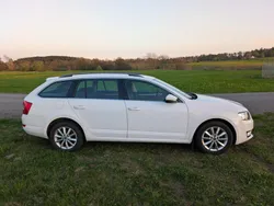 Vit Begagnad 2014 Skoda Octavia Ambition Kombi | 82 500 kr (Marknadspris)