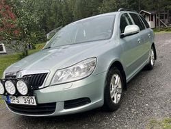 Grön Begagnad 2011 Skoda Octavia Ambiente Kombi | 40 000 kr (Superpris)