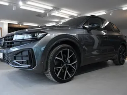 Svart Ny 2025 VW Touareg R-line SUV | 954 900 kr (Bra pris)