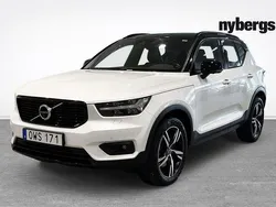Vit Begagnad 2019 Volvo XC40 R-Design SUV | 299 000 kr (Marknadspris)