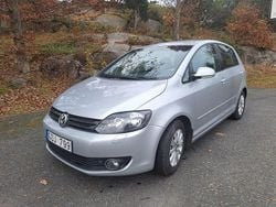 Grå Begagnad 2010 VW Golf Plus Cross Minibuss | 40 000 kr (Marknadspris)