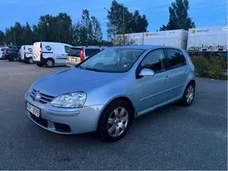 Blå Begagnad 2009 VW Golf Trendline Halvkombi | 18 000 kr (Superpris)