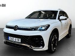 Pure white Begagnad 2025 VW Tiguan R-line SUV | 464 900 kr (Marknadspris)