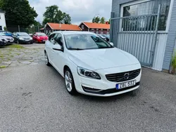 Vit Begagnad 2017 Volvo V60 Standard Kombi | 199 900 kr (Marknadspris)