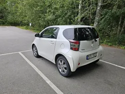 Vit Begagnad 2009 Toyota iQ Halvkombi | 29 000 kr (Bra pris)