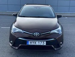 Brun Begagnad 2015 Toyota Avensis Multidrive S Kombi | 159 000 kr (Marknadspris)