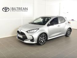 Silver (silver metallic) Begagnad 2022 Toyota Yaris Hybrid Style Halvkombi | 209 900 kr (Marknadspris)