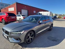 Grå Begagnad 2019 Volvo V60 Inscription Kombi | 329 900 kr (Marknadspris)