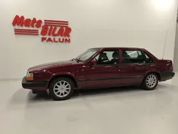 Mörkröd Begagnad 1994 Volvo 944 Sedan | 79 900 kr