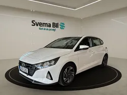 Vit Begagnad 2022 Hyundai i20 Essential Halvkombi | 154 900 kr (Marknadspris)