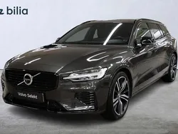Mörkgrå (grå) Begagnad 2022 Volvo V60 R-Design Kombi | 459 000 kr (Marknadspris)