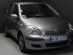 Grå Begagnad 2004 Toyota Yaris Halvkombi | 22 900 kr (Marknadspris)