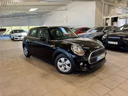 Svart Begagnad 2016 Mini ONE Hatch Halvkombi | 108 500 kr (Marknadspris)