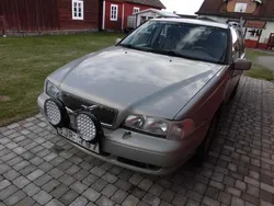 Grön Begagnad 2000 Volvo V70 Kombi | 16 900 kr (Marknadspris)