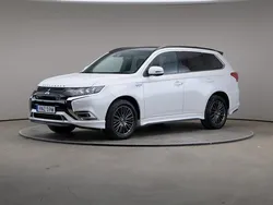 Vit Begagnad 2019 Mitsubishi Outlander P-HEV Edition SUV | 279 000 kr