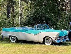 Flerfärgad Begagnad 1955 Ford Fairlane Cab | 415 000 kr