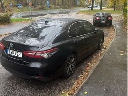 Svart Begagnad 2022 Toyota Camry Hybrid Executive Sedan | 333 000 kr (Lite dyr)
