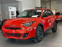 Orange Ny 2024 Fiat 600E La Prima Halvkombi | 389 900 kr