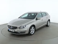 Brun Begagnad 2015 Volvo V60 Summum Kombi | 154 000 kr (Marknadspris)