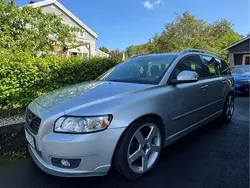 Grå Begagnad 2012 Volvo V50 Momentum Kombi | 39 999 kr (Marknadspris)