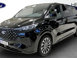 Svart (black) Begagnad 2025 Ford Tourneo Custom Titanium X Minibuss | 762 375 kr