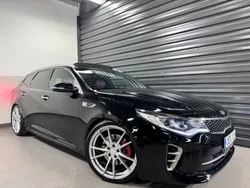 Svart Begagnad 2016 Kia Optima Turbo Kombi | 179 900 kr (Marknadspris)