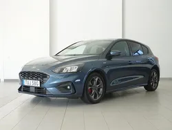Blå Begagnad 2021 Ford Focus Active Halvkombi | 189 900 kr (Marknadspris)
