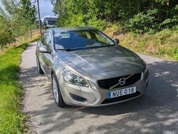 Brun Begagnad 2012 Volvo V60 Momentum Kombi | 98 000 kr (Bra pris)