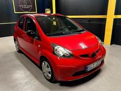 Röd Begagnad 2007 Toyota Aygo Halvkombi | 32 990 kr (Marknadspris)