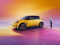 Ny 2025 Renault R5 Techno Halvkombi | 399 900 kr
