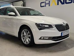 Vit Begagnad 2019 Skoda Superb Business Line Kombi | 239 900 kr (Bra pris)