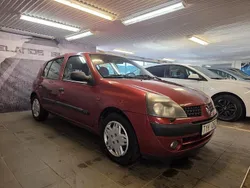 Mörkröd (röd) Begagnad 2003 Renault Clio II Halvkombi | 13 500 kr (Marknadspris)