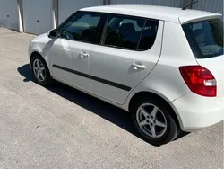 Vit Begagnad 2009 Skoda Fabia Halvkombi | 17 900 kr (Marknadspris)