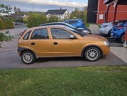 Gul Begagnad 2003 Opel Corsa Halvkombi | 20 000 kr (Bra pris)