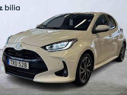 Vit Begagnad 2025 Toyota Yaris Hybrid Active Halvkombi | 269 900 kr (Lite dyr)