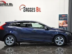 Blå Begagnad 2014 Volvo V40 Kombi | 145 900 kr (Marknadspris)