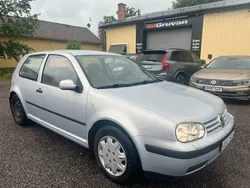 Ljusgrå Begagnad 1999 VW Golf IV Halvkombi | 24 900 kr (Marknadspris)